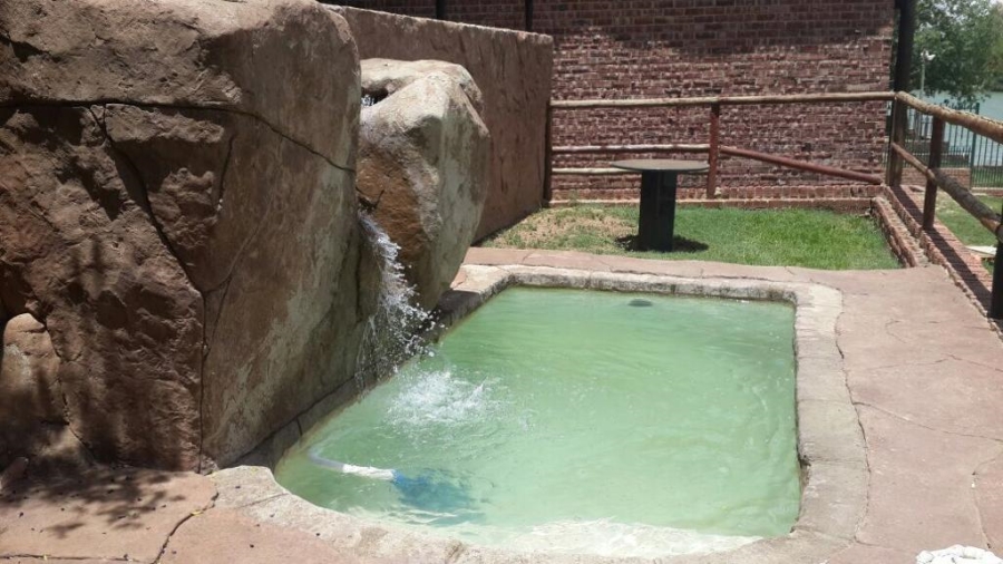 1 Bedroom Property for Sale in Bloemhof North West